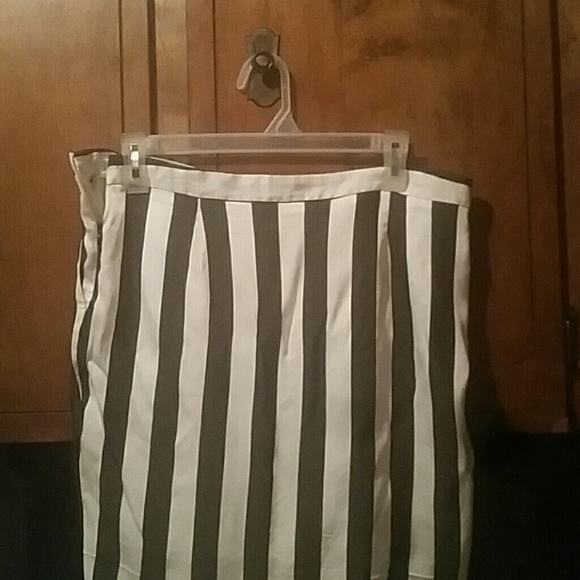 ZARA SUPER CUTE (JUSTDOESN'T QUIT FIT ME). - Picture 7 of 7